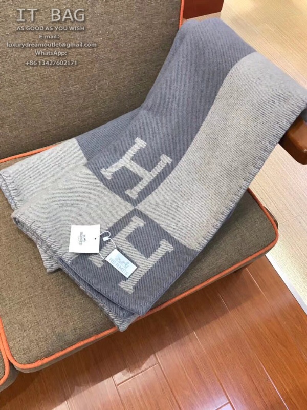 Hermes Avalon Blanket Gray
